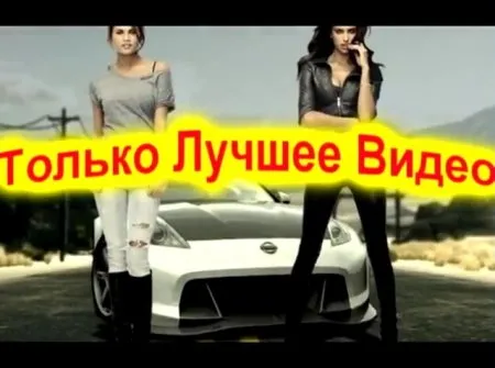 Piersi tancerki wyskoczyły z sukienki (WIDEO)