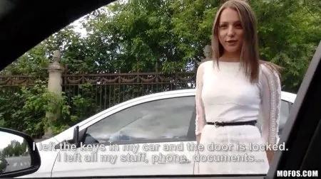 Rosjanka spotyka się z facetem na ulicy na seks (WIDEO)