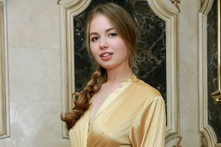 Camilla Stan bierze prysznic w łazience (FOTO)